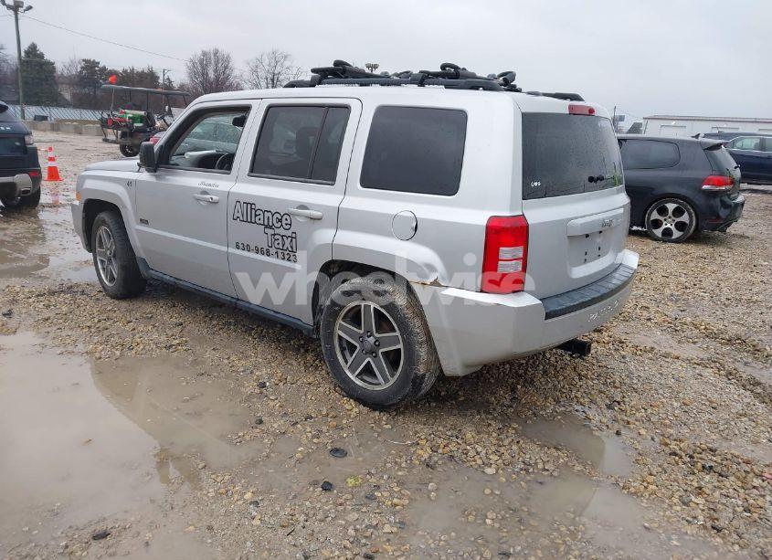 Photo 3 of 2009 Jeep Patriot SPORT (VIN 1J8FT28B99D237555)