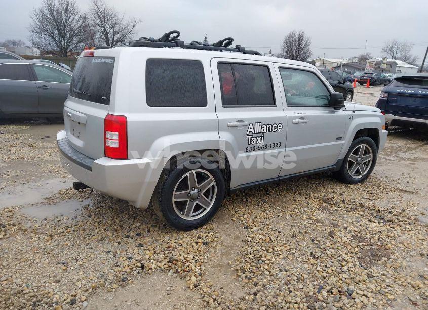 Photo 4 of 2009 Jeep Patriot SPORT (VIN 1J8FT28B99D237555)