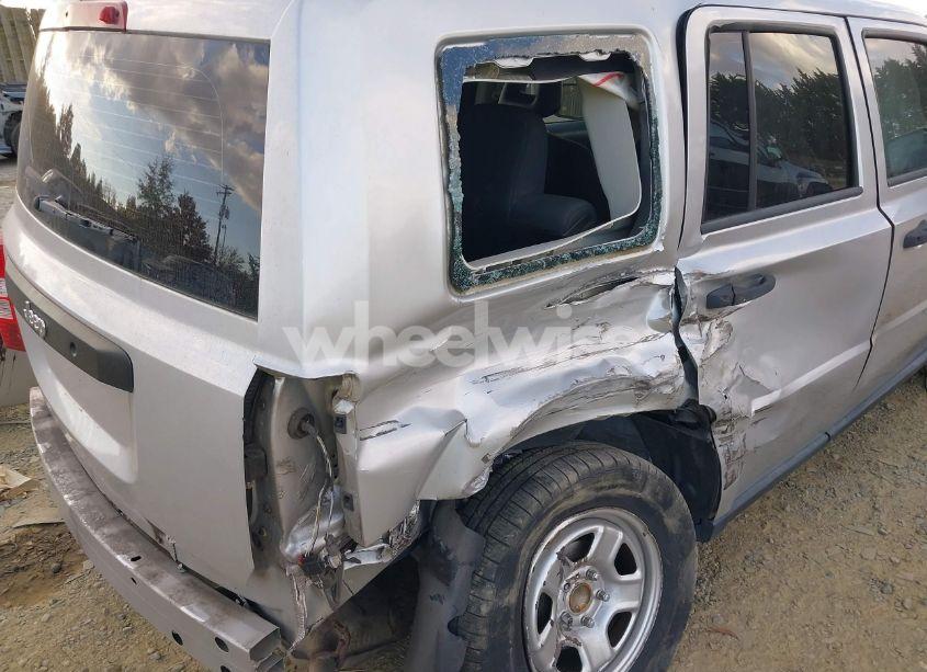 Photo 6 of 2009 Jeep Patriot SPORT (VIN 1J8FT28BX9D122964)