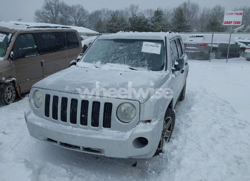 Photo 2 of 2008 Jeep Patriot SPORT (VIN 1J8FT28W08D721888)