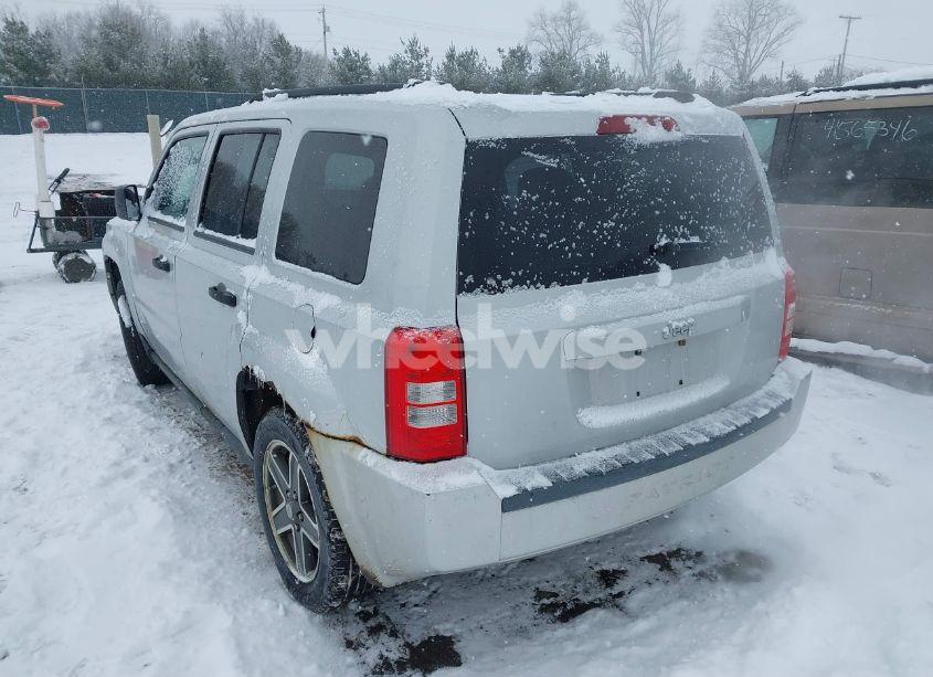Photo 3 of 2008 Jeep Patriot SPORT (VIN 1J8FT28W08D721888)