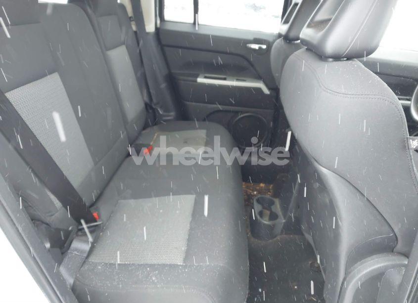 Photo 8 of 2008 Jeep Patriot SPORT (VIN 1J8FT28W08D721888)