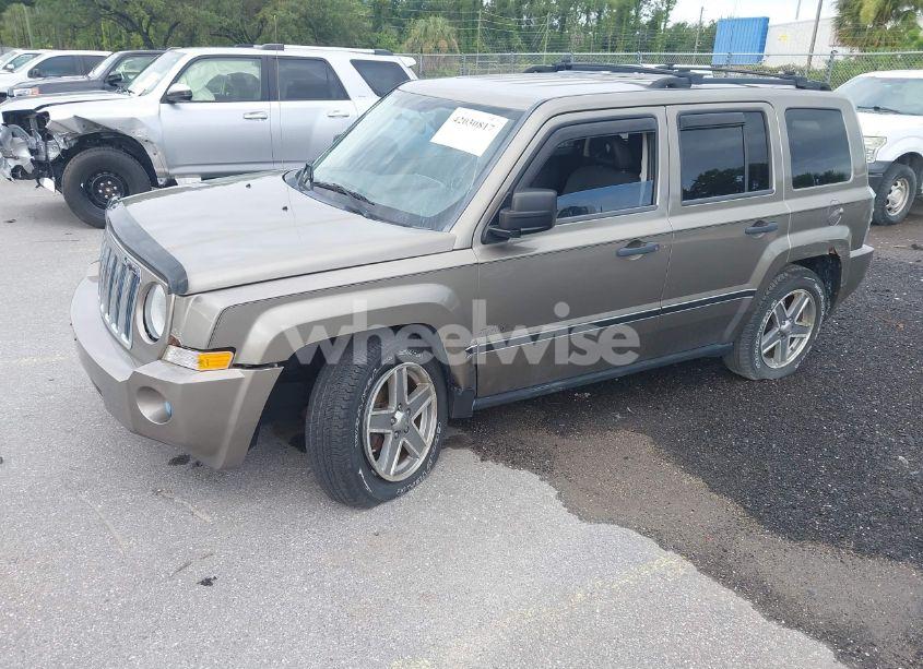 Photo 2 of 2008 Jeep Patriot SPORT (VIN 1J8FT28W18D636073)