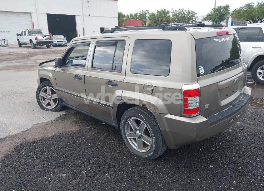 Photo 3 of 2008 Jeep Patriot SPORT (VIN 1J8FT28W18D636073)
