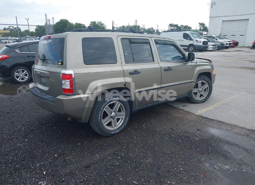 Photo 4 of 2008 Jeep Patriot SPORT (VIN 1J8FT28W18D636073)