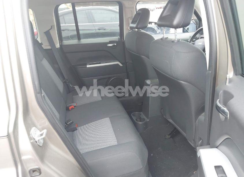 Photo 8 of 2008 Jeep Patriot SPORT (VIN 1J8FT28W18D636073)