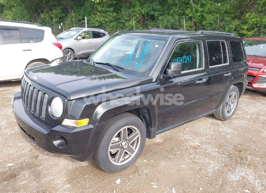 Photo 2 of 2008 Jeep Patriot SPORT (VIN 1J8FT28W18D732298)