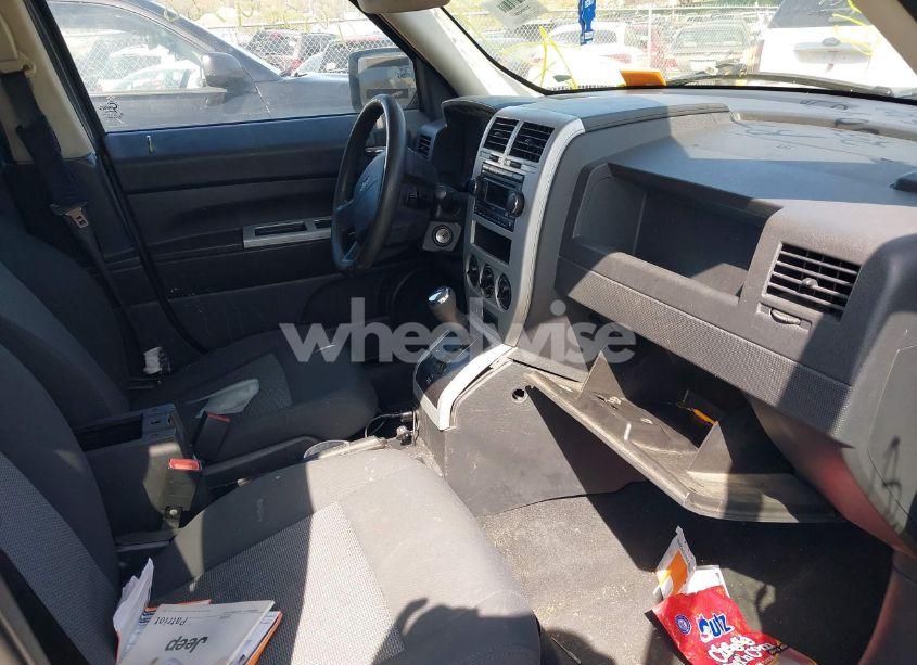 Photo 5 of 2008 Jeep Patriot SPORT (VIN 1J8FT28W18D777032)