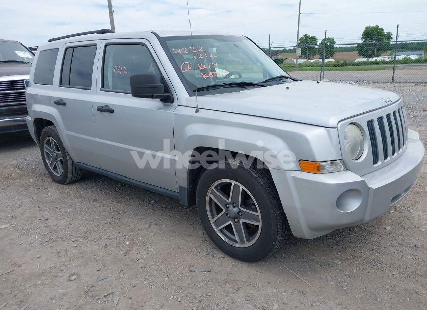 2008 Jeep Patriot SPORT (VIN 1J8FT28W18D777368) main photo