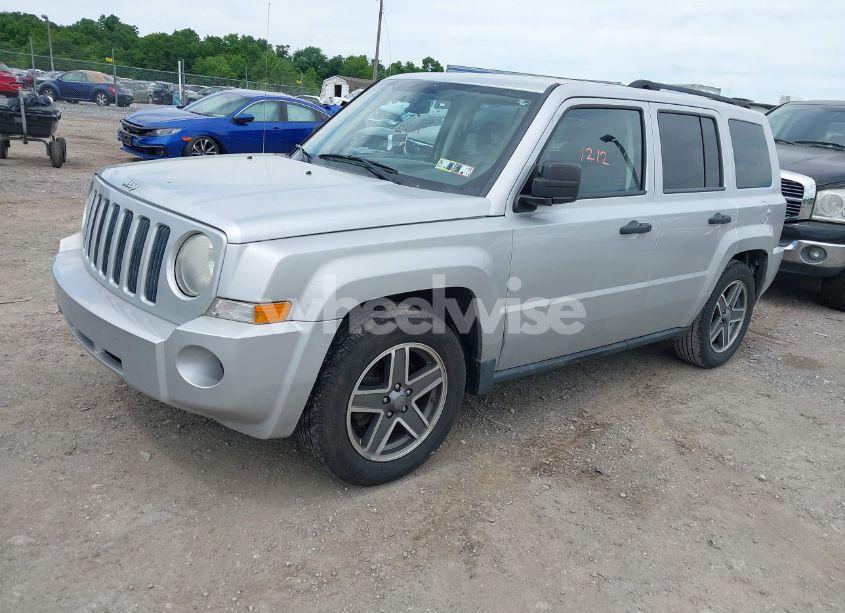 Photo 2 of 2008 Jeep Patriot SPORT (VIN 1J8FT28W18D777368)