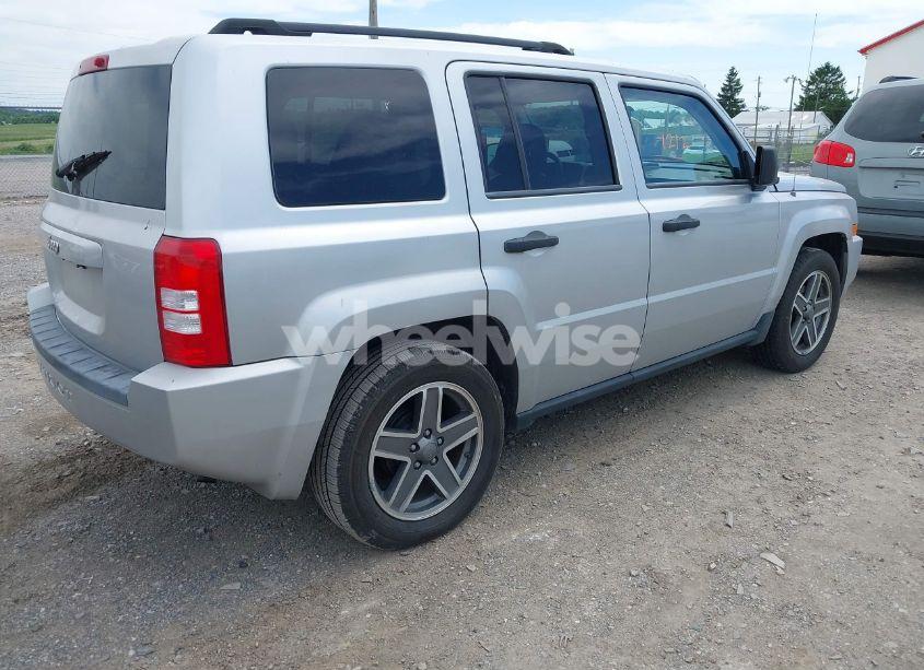 Photo 4 of 2008 Jeep Patriot SPORT (VIN 1J8FT28W18D777368)