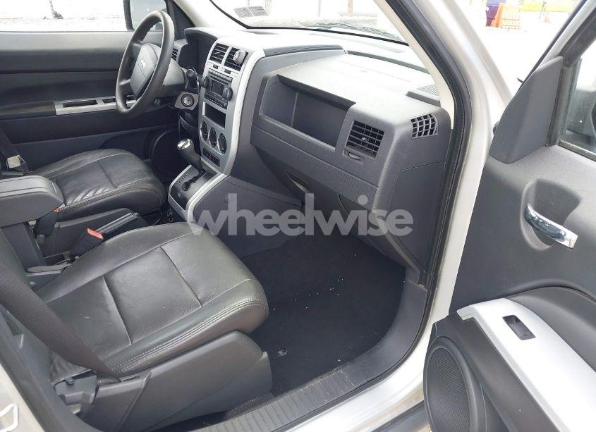 Photo 5 of 2008 Jeep Patriot SPORT (VIN 1J8FT28W18D777368)
