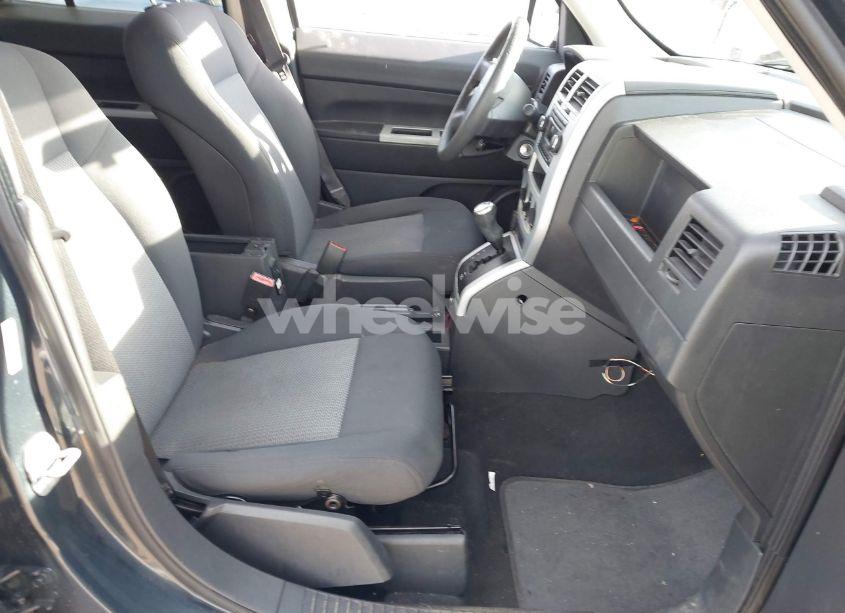 Photo 8 of 2008 Jeep Patriot SPORT (VIN 1J8FT28W28D548407)