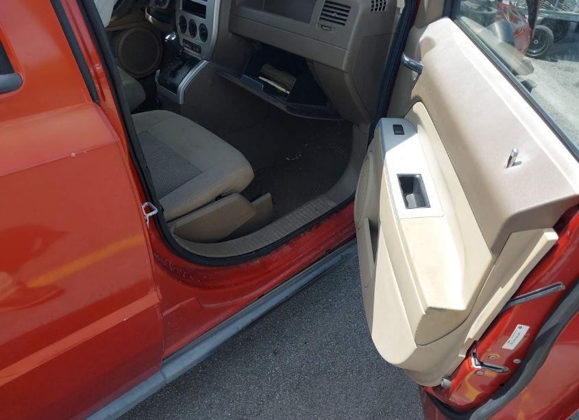 Photo 5 of 2008 Jeep Patriot SPORT (VIN 1J8FT28W28D727580)