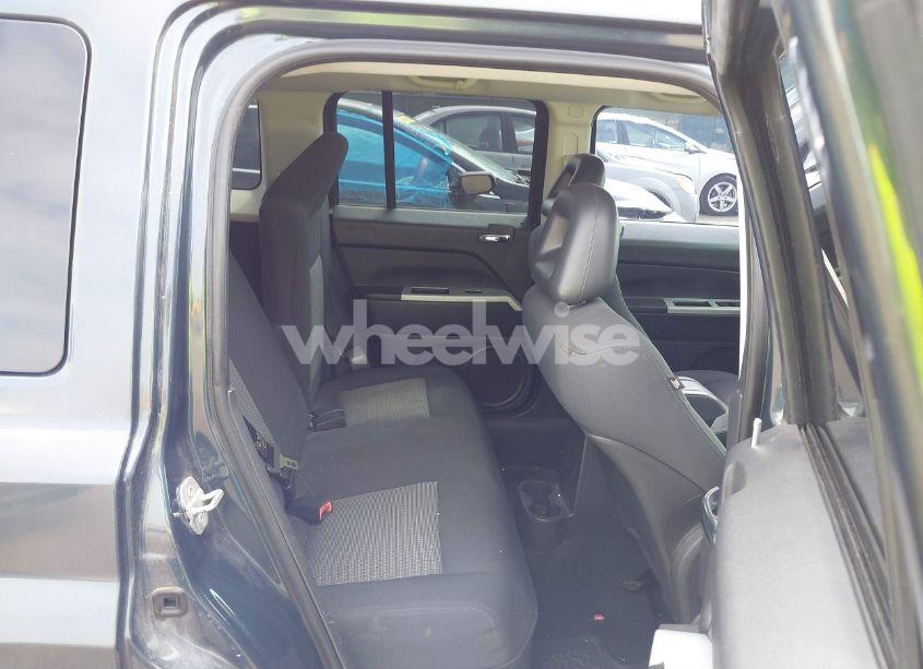 Photo 8 of 2008 Jeep Patriot SPORT (VIN 1J8FT28W38D691950)