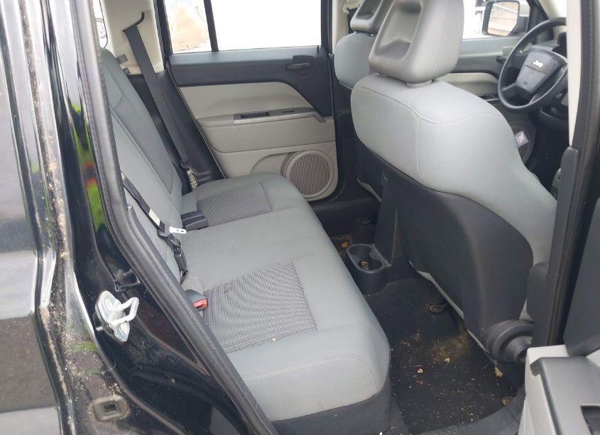 Photo 8 of 2007 Jeep Patriot SPORT (VIN 1J8FT28W47D397505)