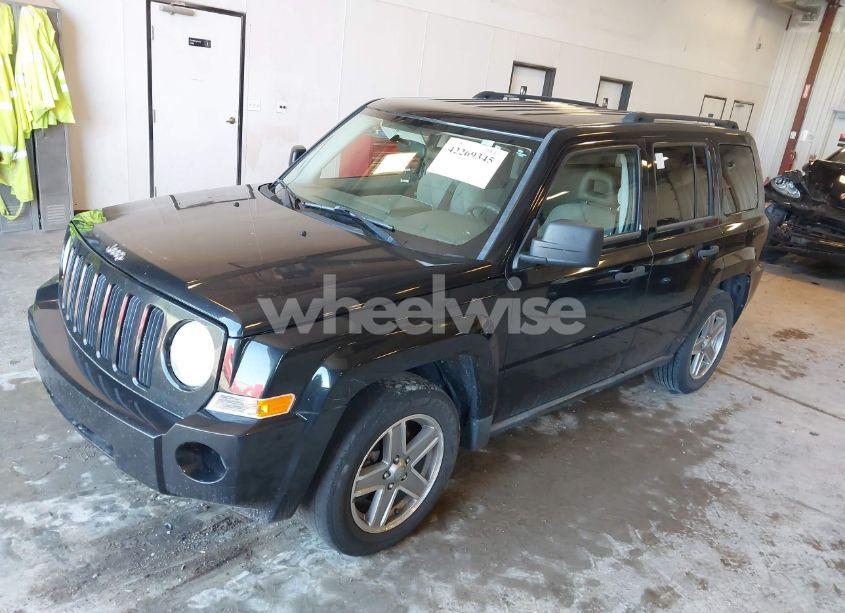 Photo 2 of 2008 Jeep Patriot SPORT (VIN 1J8FT28W68D664256)
