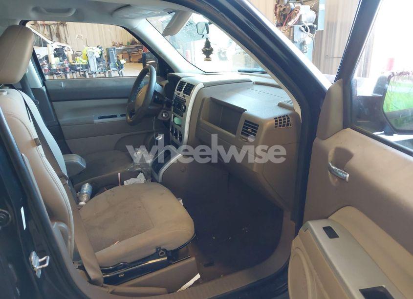 Photo 5 of 2008 Jeep Patriot SPORT (VIN 1J8FT28W68D664256)