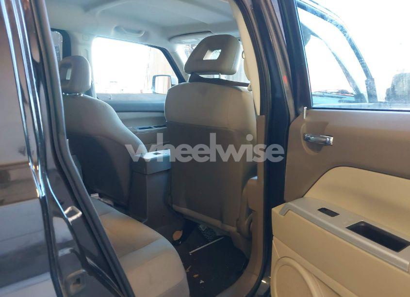 Photo 8 of 2008 Jeep Patriot SPORT (VIN 1J8FT28W68D664256)