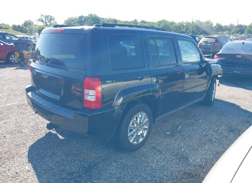 Photo 4 of 2008 Jeep Patriot SPORT (VIN 1J8FT28W68D713830)