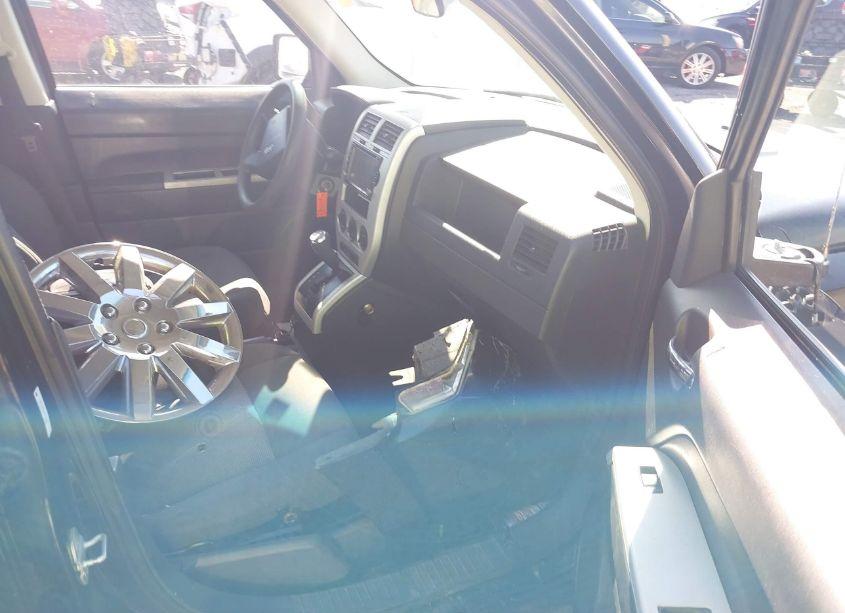 Photo 5 of 2008 Jeep Patriot SPORT (VIN 1J8FT28W68D713830)