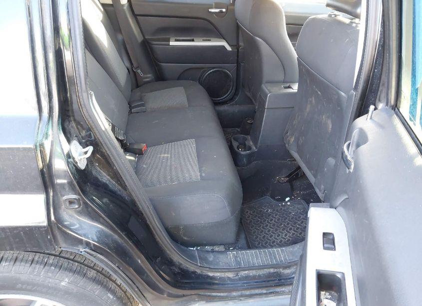 Photo 8 of 2008 Jeep Patriot SPORT (VIN 1J8FT28W68D745743)