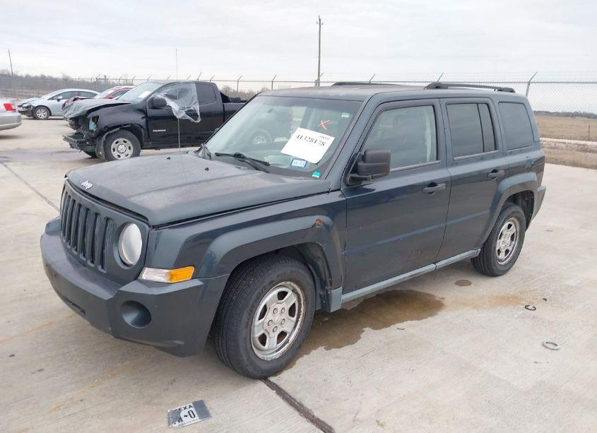 Photo 2 of 2008 Jeep Patriot SPORT (VIN 1J8FT28W88D519705)