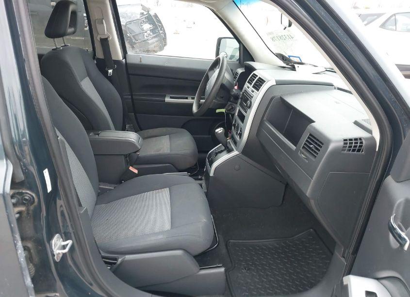 Photo 5 of 2008 Jeep Patriot SPORT (VIN 1J8FT28W88D519705)