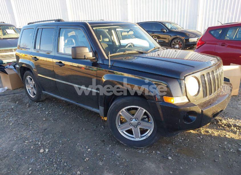 2008 Jeep Patriot SPORT (VIN 1J8FT28W88D684024) main photo