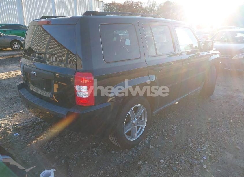 Photo 4 of 2008 Jeep Patriot SPORT (VIN 1J8FT28W88D684024)