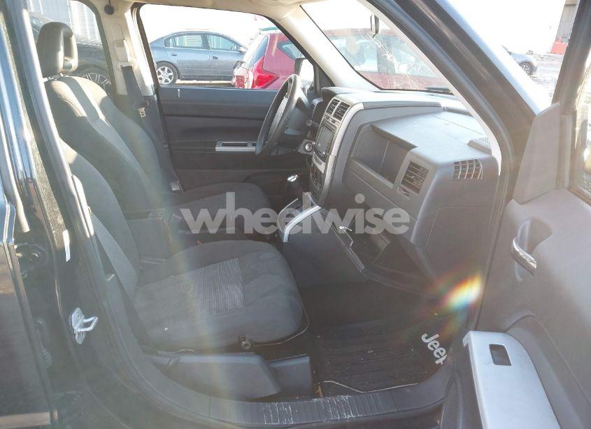 Photo 5 of 2008 Jeep Patriot SPORT (VIN 1J8FT28W88D684024)