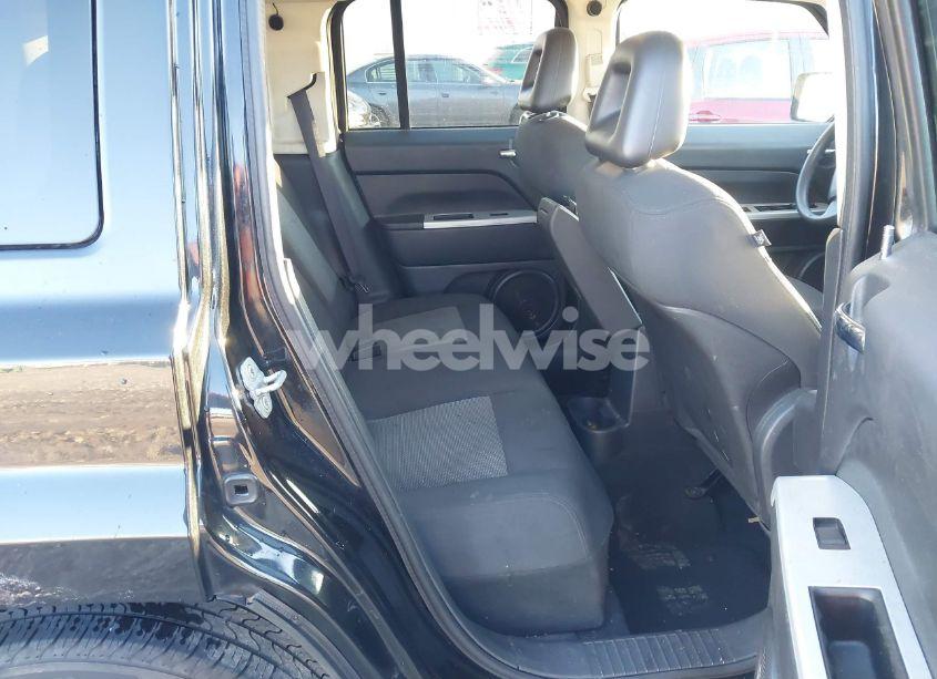 Photo 8 of 2008 Jeep Patriot SPORT (VIN 1J8FT28W88D684024)