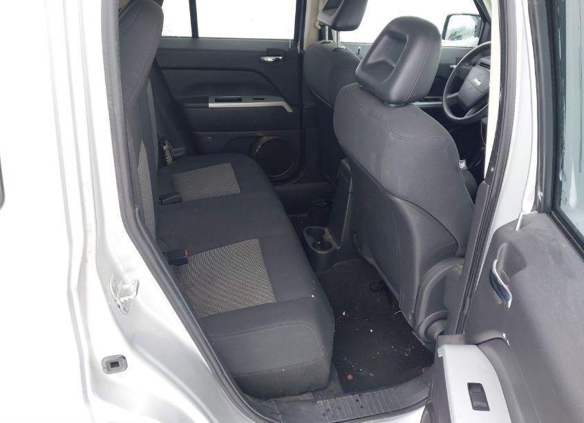 Photo 8 of 2008 Jeep Patriot SPORT (VIN 1J8FT28W98D519566)