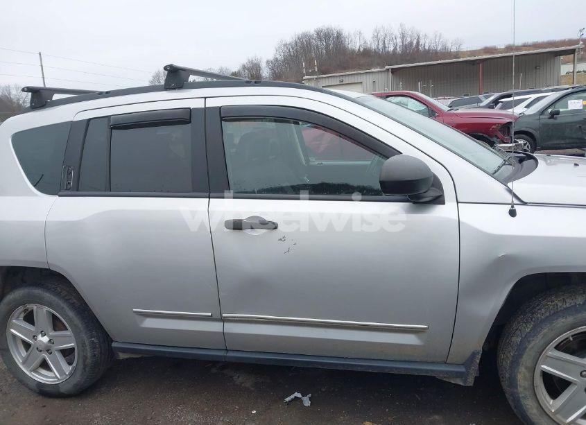 Photo 13 of 2008 Jeep Compass SPORT (VIN 1J8FT47078D755562)