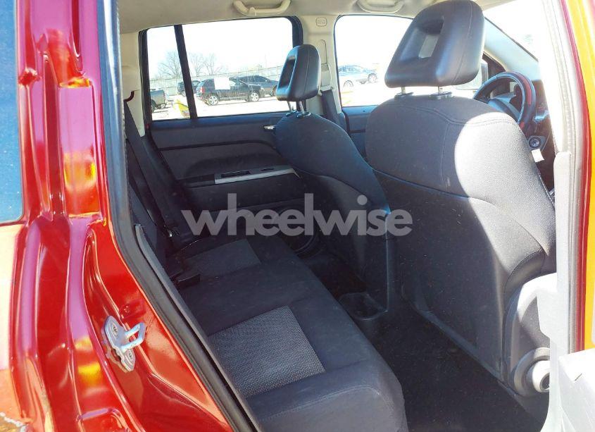 Photo 8 of 2008 Jeep Compass SPORT (VIN 1J8FT470X8D683997)