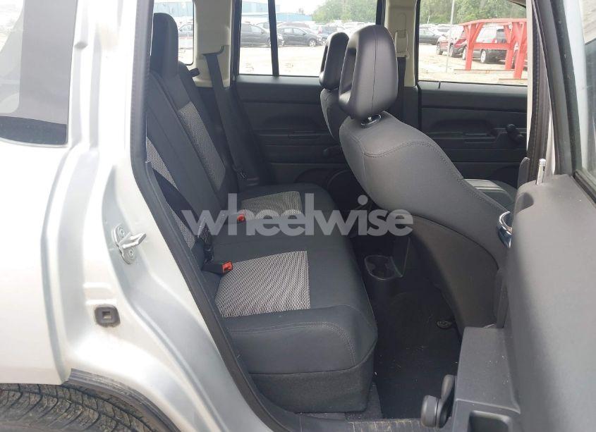 Photo 8 of 2008 Jeep Compass SPORT (VIN 1J8FT47W28D691855)