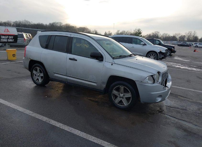 2008 Jeep Compass SPORT (VIN 1J8FT47W68D697240) main photo