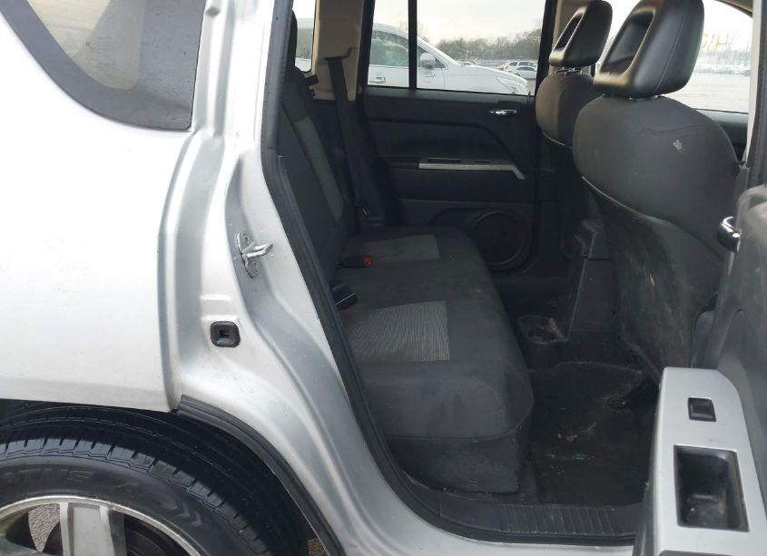 Photo 8 of 2008 Jeep Compass SPORT (VIN 1J8FT47W68D697240)