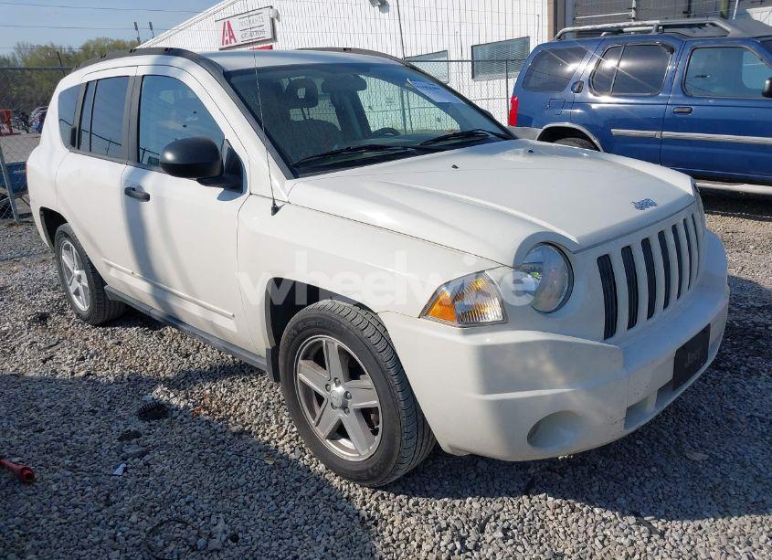 2008 Jeep Compass SPORT (VIN 1J8FT47W88D642742) main photo