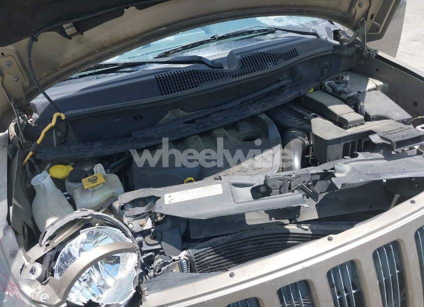 Photo 10 of 2008 Jeep Compass SPORT (VIN 1J8FT47W98D707937)