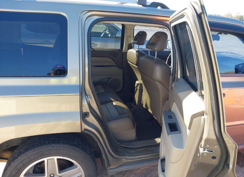 Photo 8 of 2007 Jeep Patriot LIMITED (VIN 1J8FT48W57D295917)