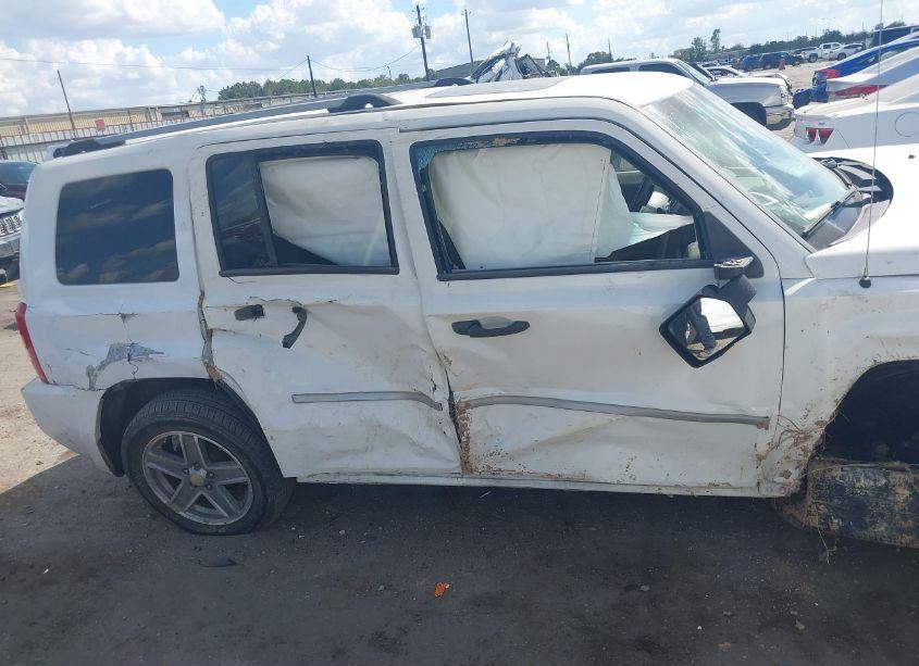 Photo 13 of 2008 Jeep Patriot LIMITED (VIN 1J8FT48W68D711619)