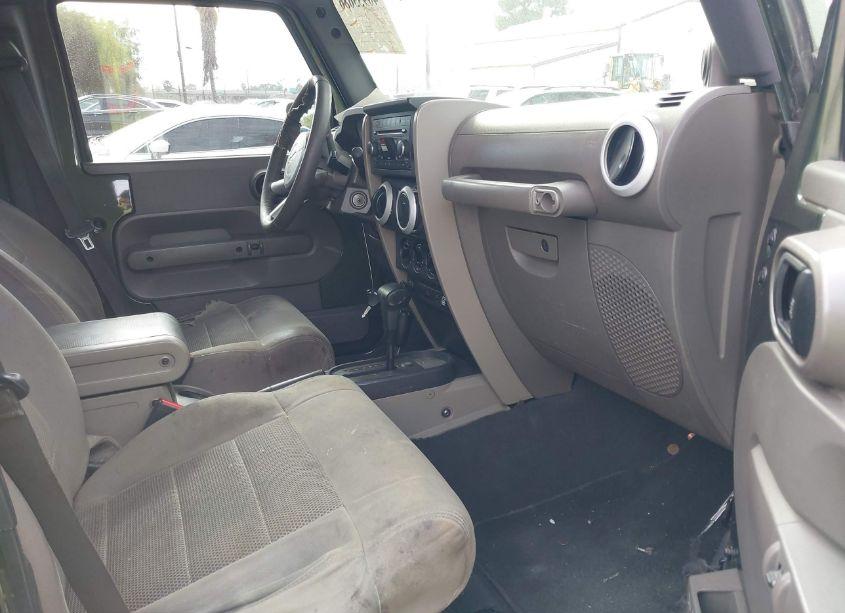 Photo 5 of 2008 Jeep Wrangler UNLIMITED SAHARA (VIN 1J8GA59118L626969)