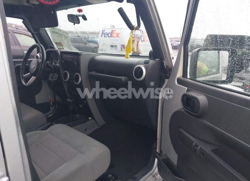 Photo 5 of 2009 Jeep Wrangler UNLIMITED SAHARA (VIN 1J8GA59149L755757)