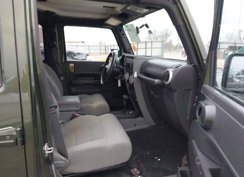 Photo 5 of 2008 Jeep Wrangler UNLIMITED SAHARA (VIN 1J8GB59138L650218)