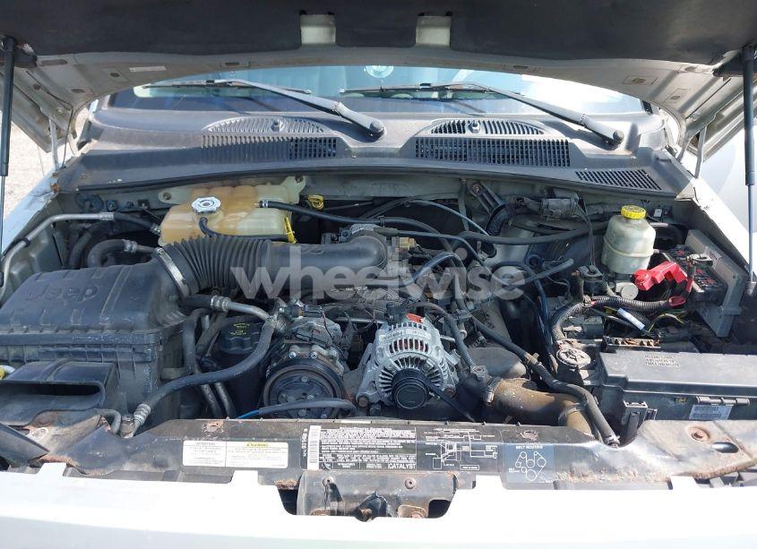 Photo 10 of 2005 Jeep Liberty RENEGADE (VIN 1J8GK38K15W502948)