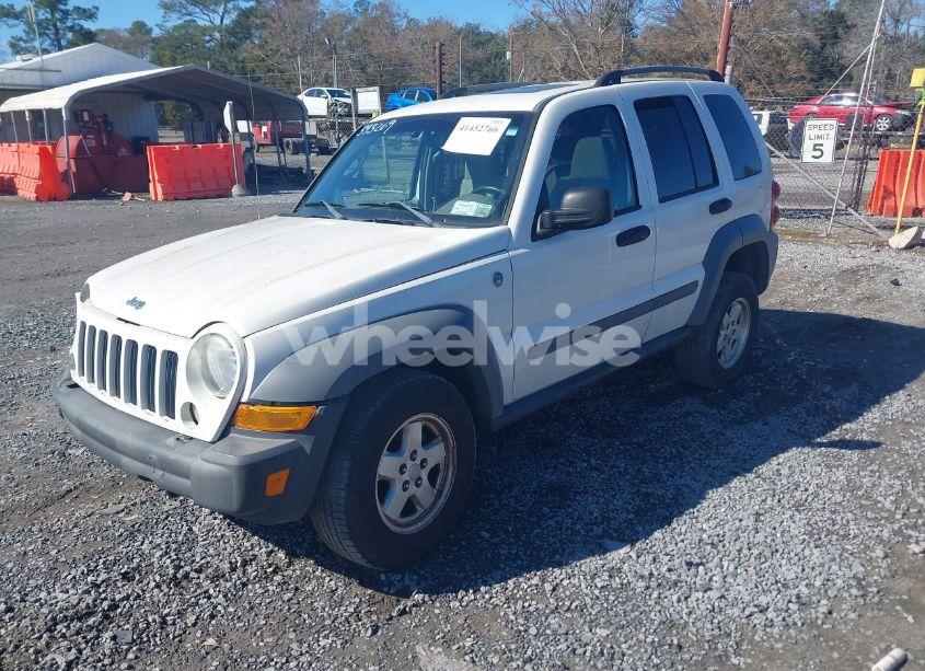 Photo 2 of 2005 Jeep Liberty SPORT (VIN 1J8GL48K35W593269)