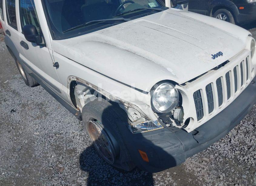 Photo 6 of 2005 Jeep Liberty SPORT (VIN 1J8GL48K35W593269)