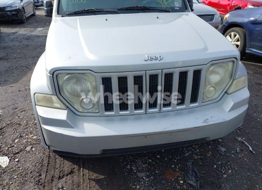 Photo 6 of 2008 Jeep Liberty SPORT (VIN 1J8GN28K08W283373)