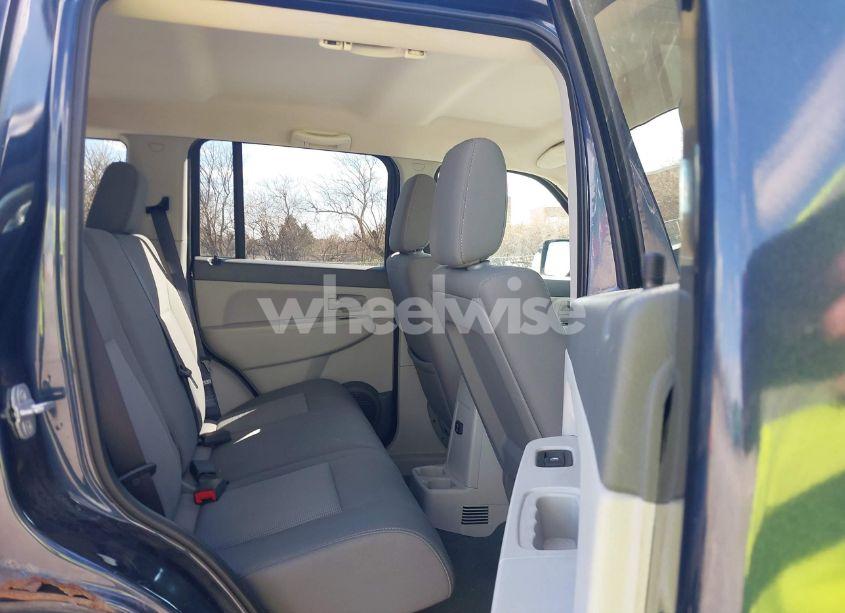 Photo 8 of 2008 Jeep Liberty SPORT (VIN 1J8GN28K18W160357)